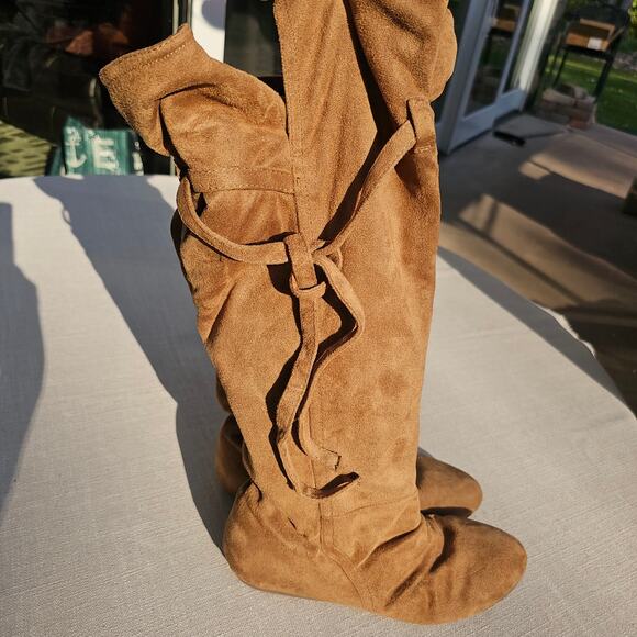 Super Soft Tan Suede Look Moccasin Knee Boots with Tie Size 9 - Picture 5 of 7
